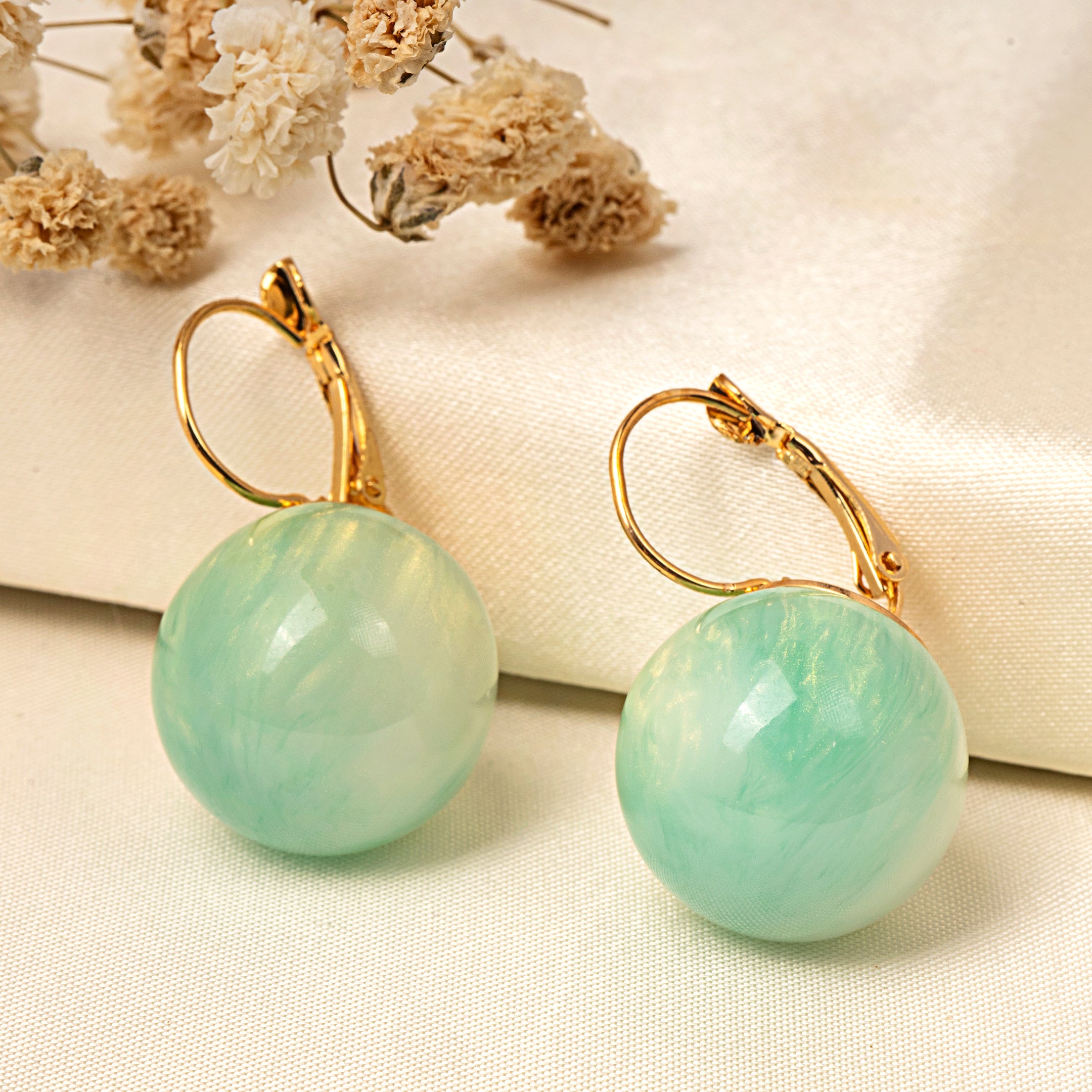 VELISEA Modern Hoop Earrings | Stylish Gold-Plated Fashion Jewellery