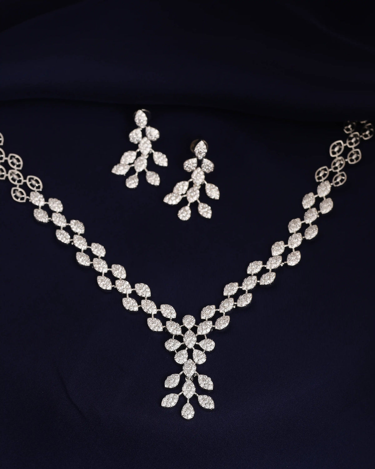 VELISEA Signature Western Necklace Set | Timeless Luxury Jewellery