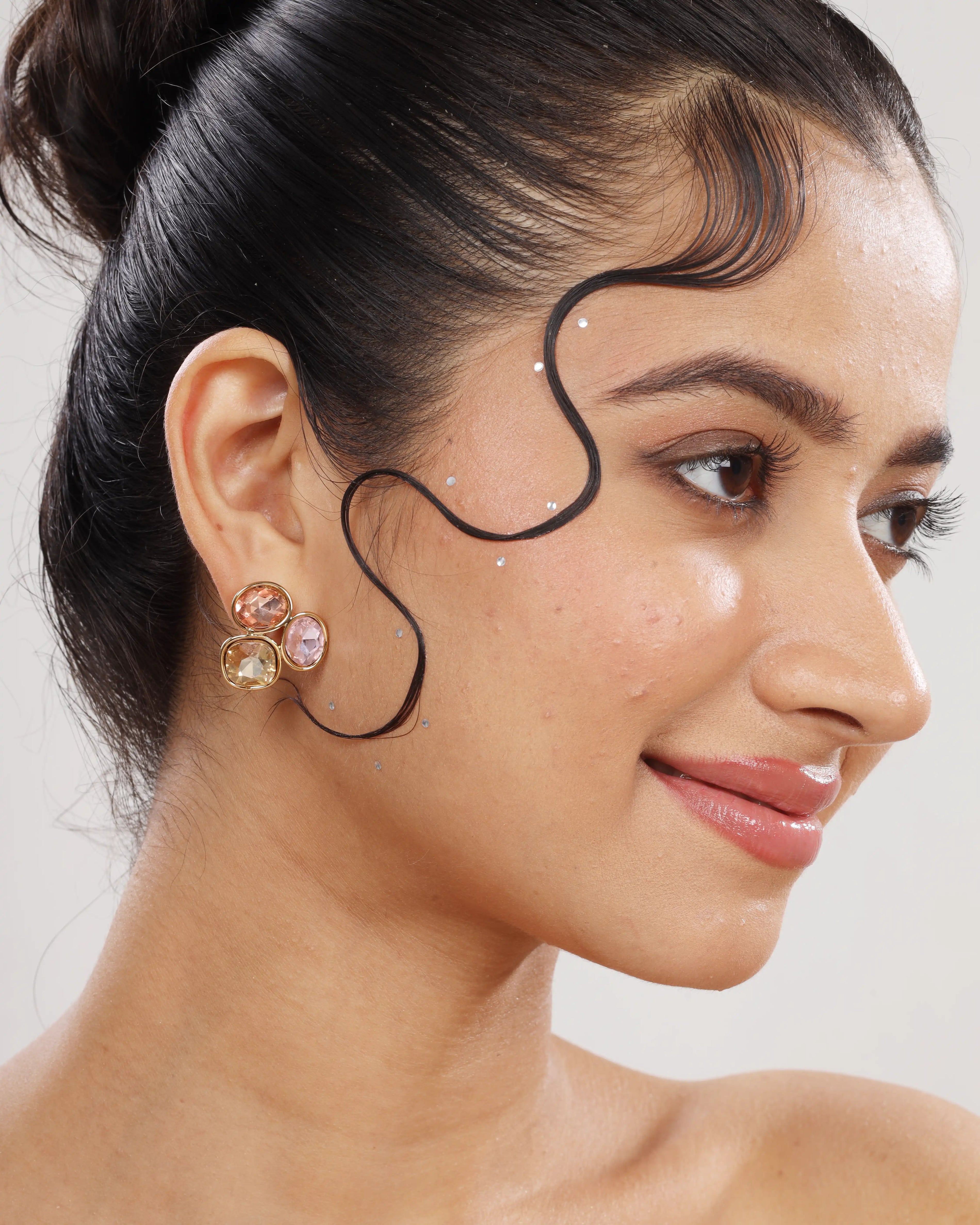VELISEA Classic Gold Hoop Earrings | Elegant Everyday Jewellery for Women