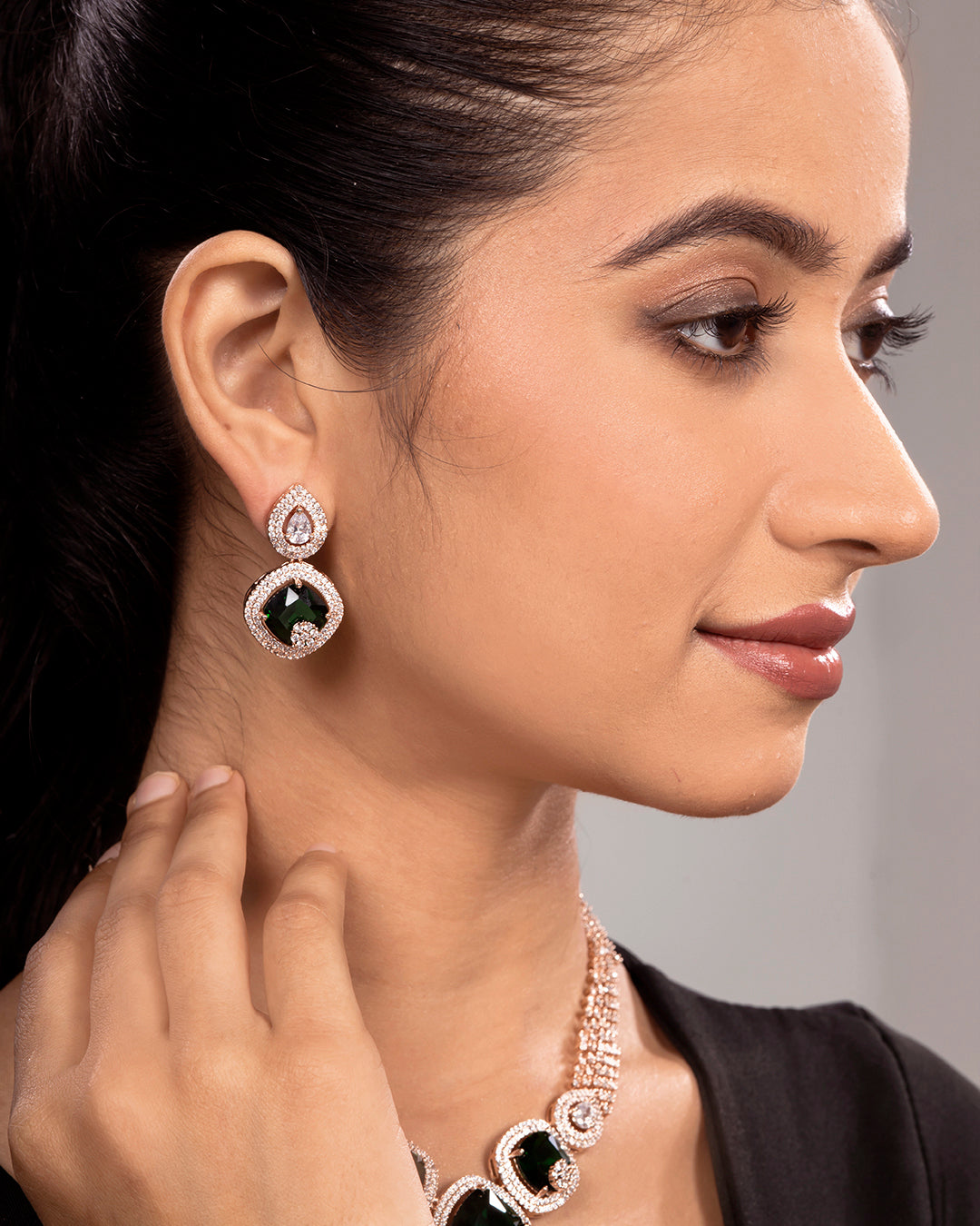 VELISEA Emerald Elegance Necklace & Earrings Set | Luxury Zirconia Collection