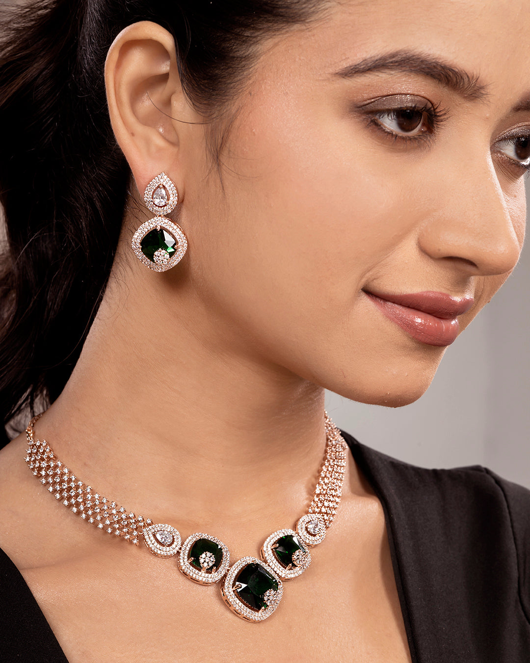 VELISEA Emerald Elegance Necklace & Earrings Set | Luxury Zirconia Collection