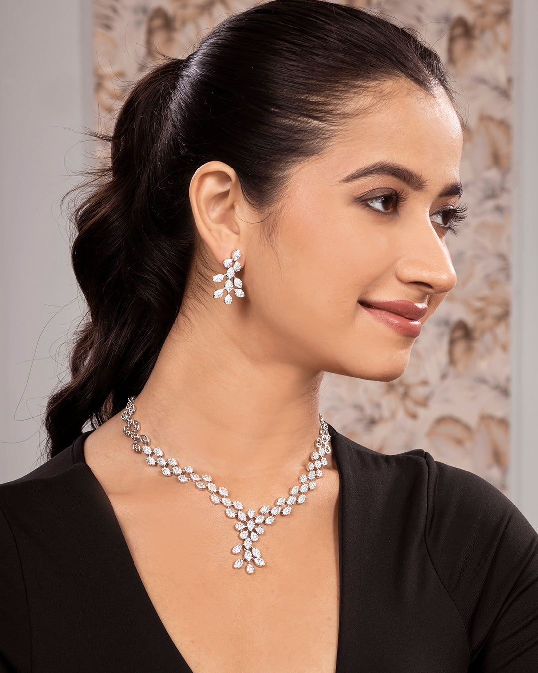 VELISEA Signature Western Necklace Set | Timeless Luxury Jewellery
