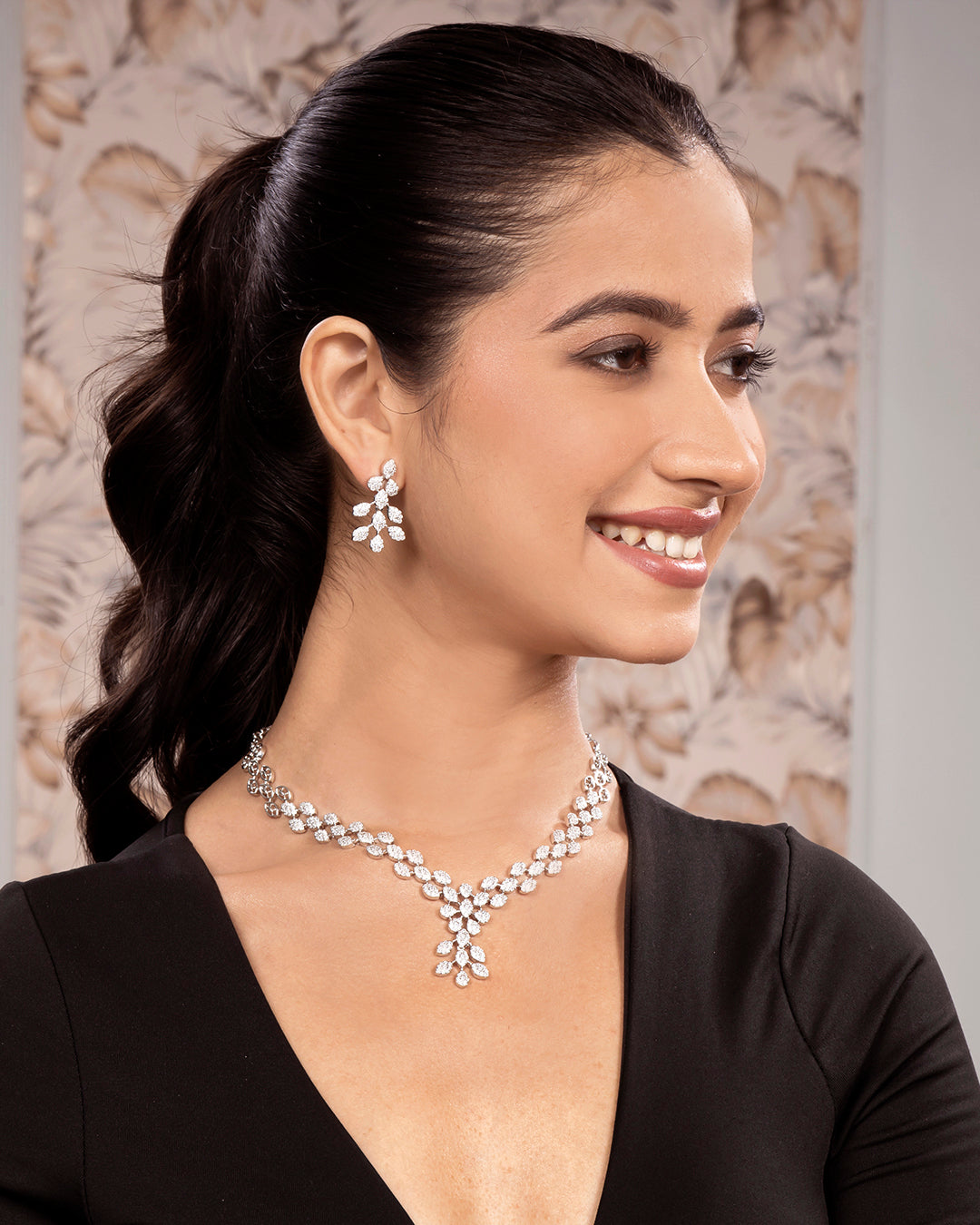 VELISEA Signature Western Necklace Set | Timeless Luxury Jewellery