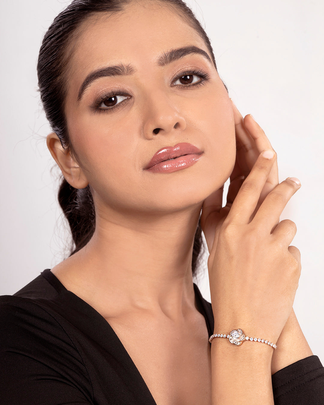 VELISEA Luxe Bracelet Collection | Designer Bracelets for Women