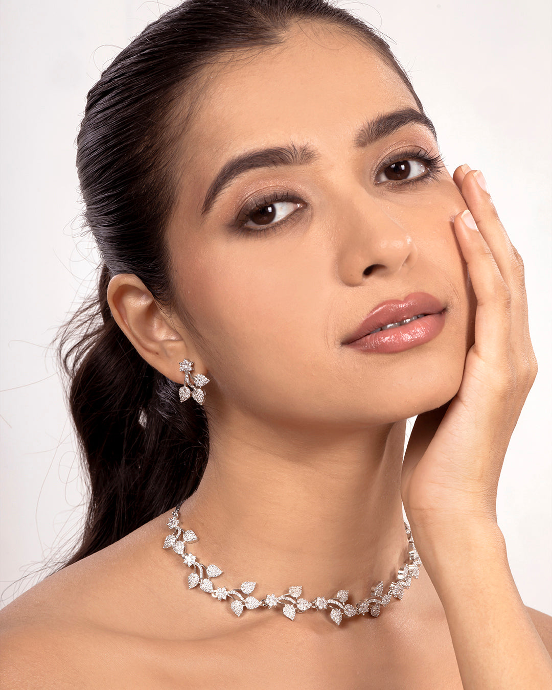 VELISEA Signature Western Necklace Set | Timeless Luxury Jewellery